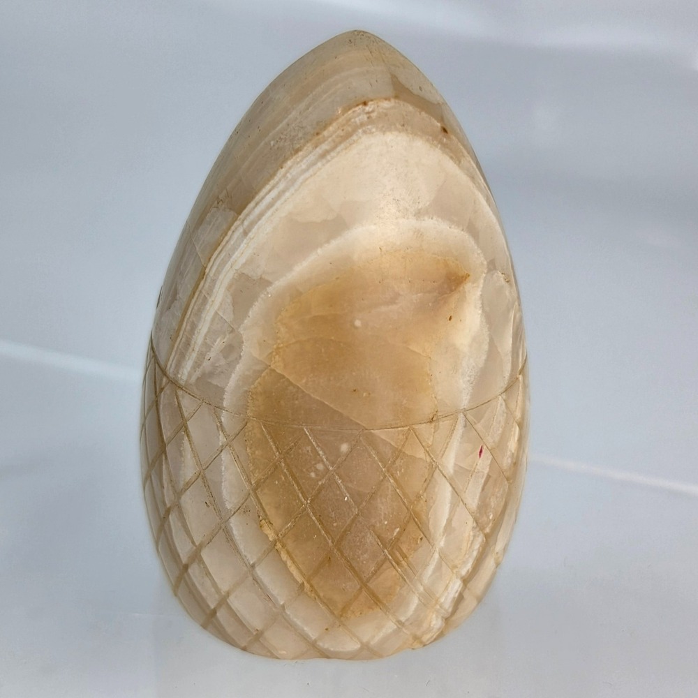 Vintage Carved Onyx Egg Crosshatch Diamond Pattern Banded Calcite‎ Cream Ivory
